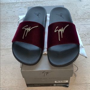 Giuseppe Zanotti Amaranto Burel Veronica Slides